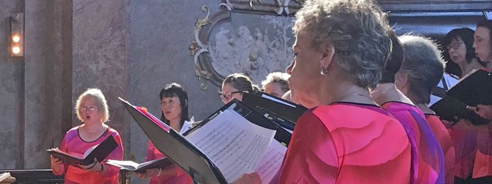 http://www.ramonaluengen.com/wp-content/uploads/2013/01/Womens-choirs.jpg